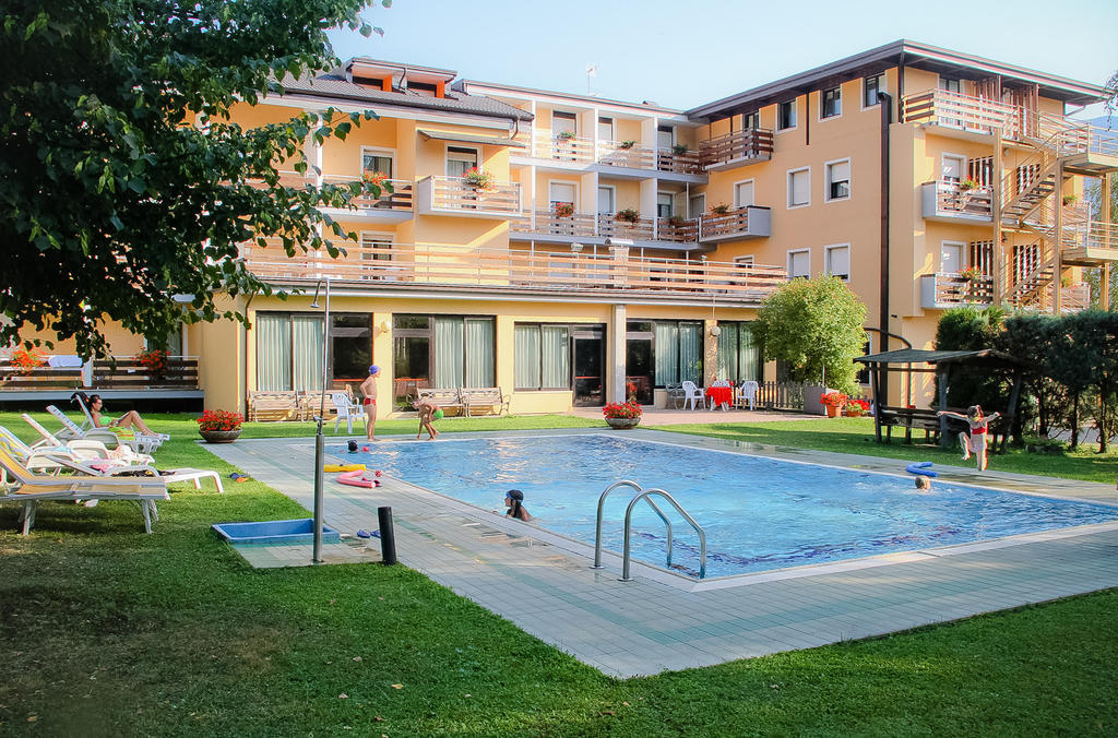 Hotel Dolomiti Levico Terme Extérieur photo
